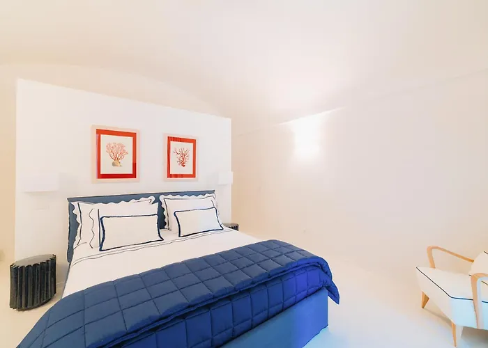 Chiara - Lavi Luxury Капри