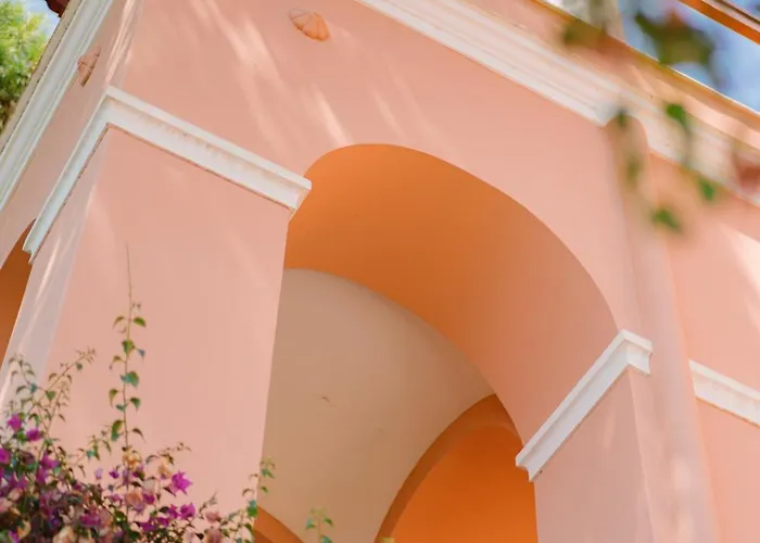 Chiara - Lavi Luxury Капри