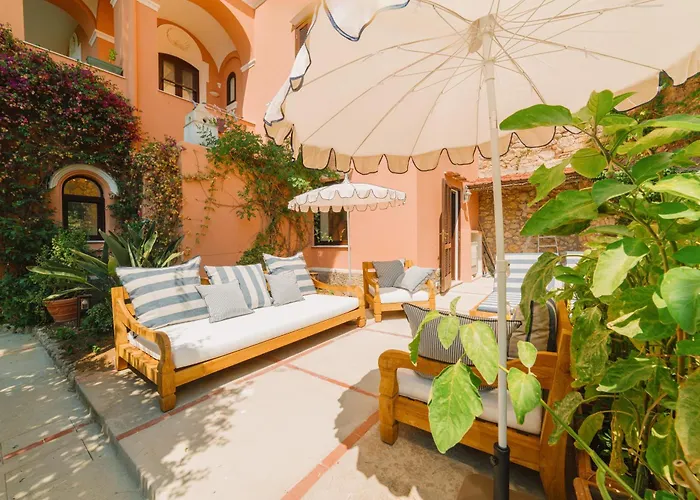 Chiara - Lavi Luxury Капри